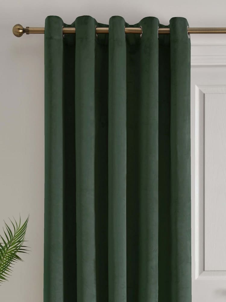 Laurence Llewelyn-Bowen Green Montrose Blackout Thermal Eyelet Single Curtain - Image 3 of 4
