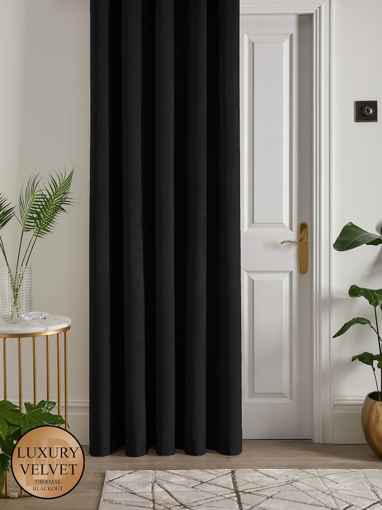 Laurence Llewelyn-Bowen Montrose Blackout Thermal Eyelet Single Curtain - Изображение 1 из 4 Laurence Llewelyn-Bowen Montrose Blackout Thermal Eyelet Single Curtain - Изображение 1 из 4