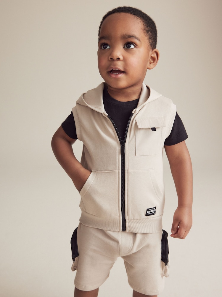 بيج - 100% Cotton Hoodie Gilet and Shorts Set (3mths-7yrs) - صورة 1 من 3 بيج - 100% Cotton Hoodie Gilet and Shorts Set (3mths-7yrs) - صورة 1 من 3