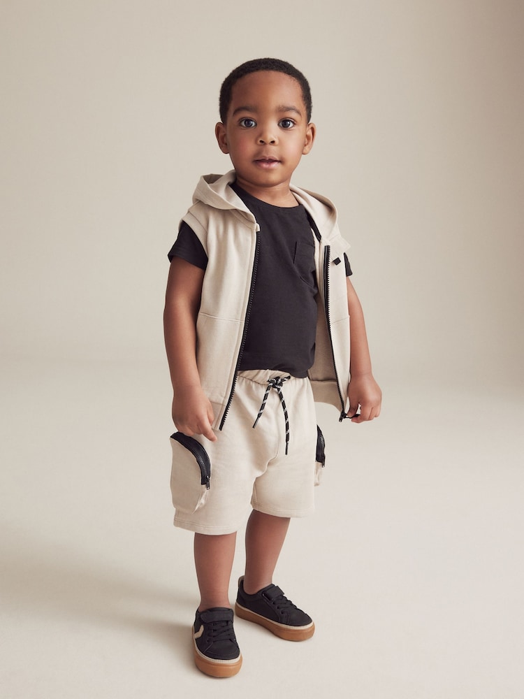 بيج - 100% Cotton Hoodie Gilet and Shorts Set (3mths-7yrs) - صورة 2 من 3 بيج - 100% Cotton Hoodie Gilet and Shorts Set (3mths-7yrs) - صورة 2 من 3