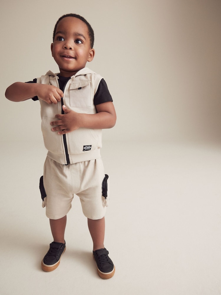 بيج - 100% Cotton Hoodie Gilet and Shorts Set (3mths-7yrs) - صورة 3 من 3 بيج - 100% Cotton Hoodie Gilet and Shorts Set (3mths-7yrs) - صورة 3 من 3