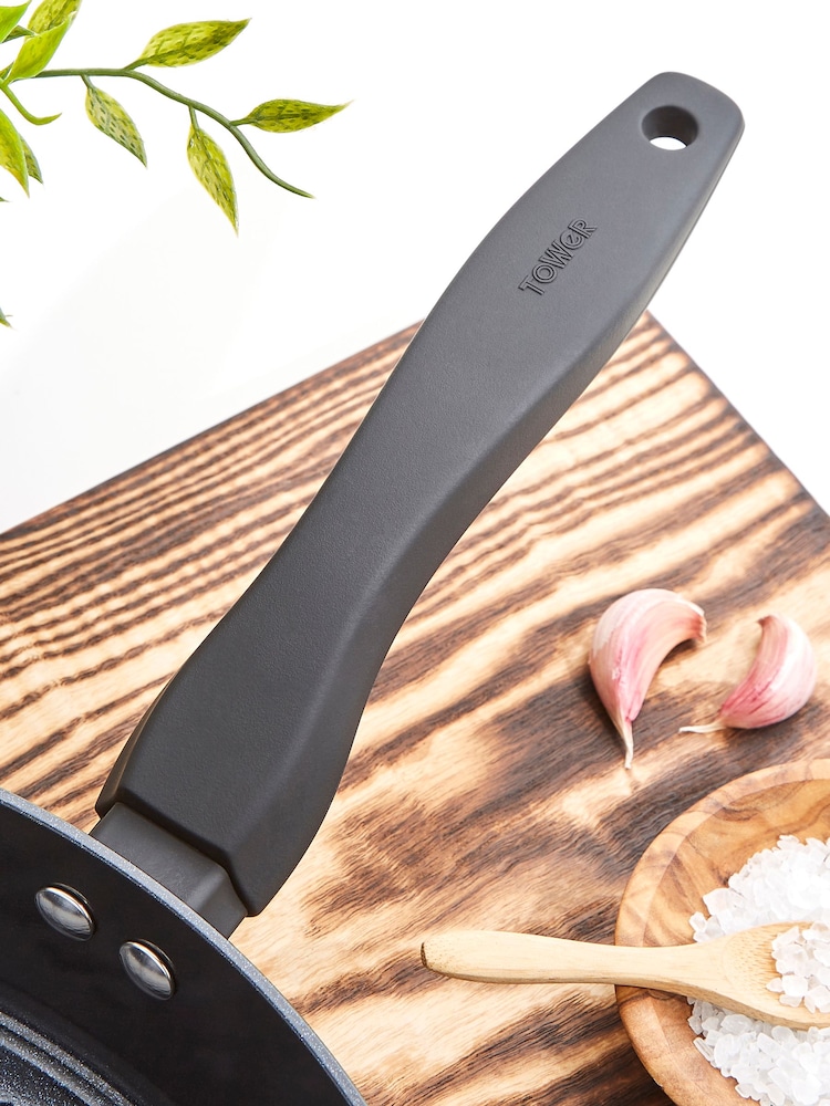 Tower 30cm Black Diamond Sauté Pan with Lid - Image 4 of 4