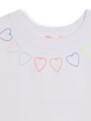 Billieblush Weißes kurzärmliges T-Shirt mit Herzstickerei und kontrastierendem Saum aus 100 % Baumwolle - Bild 3 von 3