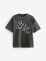 Grau - Kurzärmeliges T-Shirt mit Grafikprint in Relaxed-Fit (3–16 J.) - Bild 7 von 9