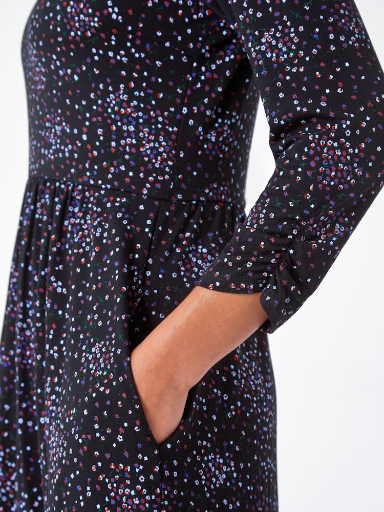 Roman Black Petite Ditsy Floral Ruched Stretch Dress - Image 5 of 5