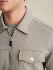 Taupe (Taupe) - Reiss Medina Zipped Interlock-Jersey Overshirt - Image 4 de 6