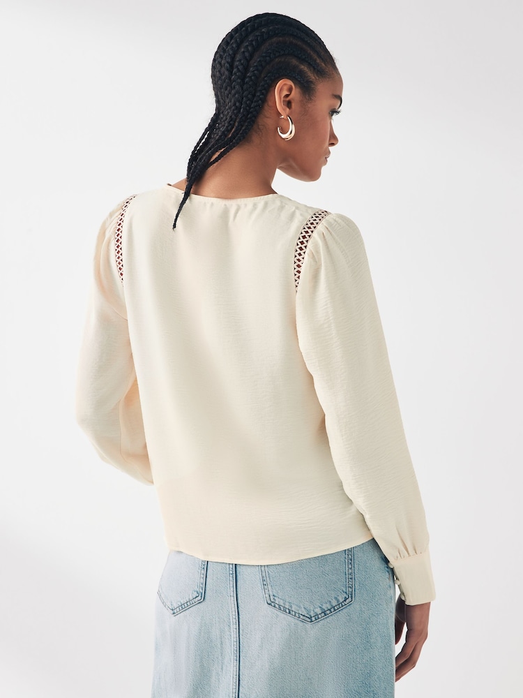 JDY Cream Broderie Trim Detail V-Neck Pretty Blouse - Image 2 of 5 JDY Cream Broderie Trim Detail V-Neck Pretty Blouse - Image 2 of 5