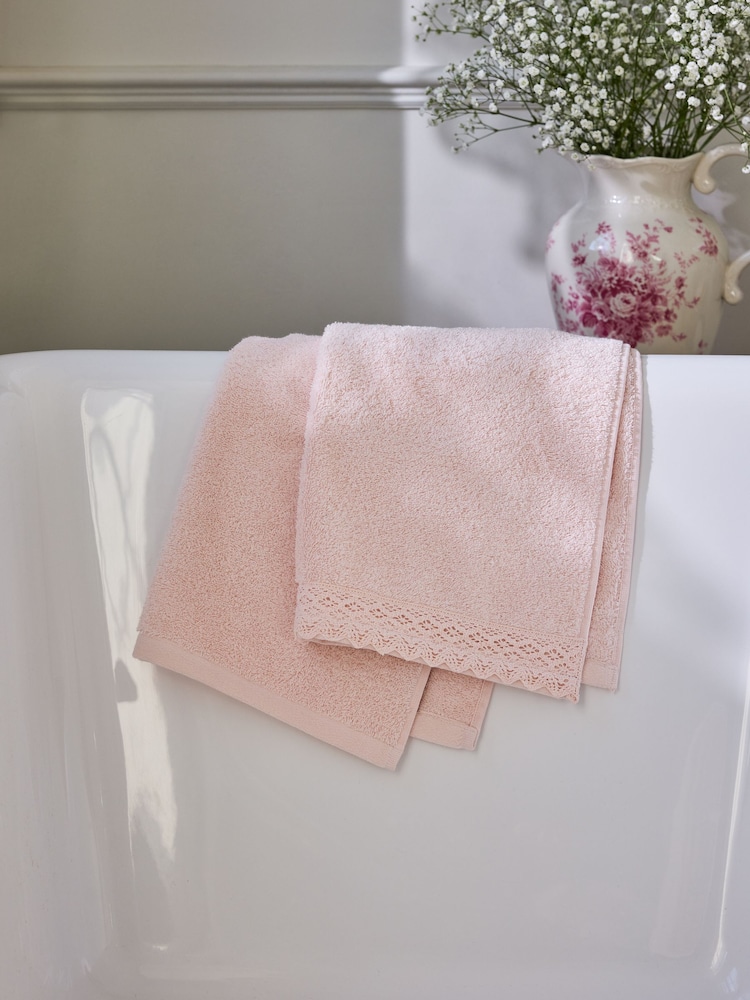 Shabby Chic by Rachel Ashwell® Pink Crochet Lace 100% Cotton Towel - Image 3 of 6