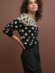 Schwarz und Neutral gepunktet - Langarm-Strickpullover mit Rundhalsausschnitt und Muster - Image 2 of 6