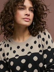 Schwarz und Neutral gepunktet - Langarm-Strickpullover mit Rundhalsausschnitt und Muster - Image 4 of 6