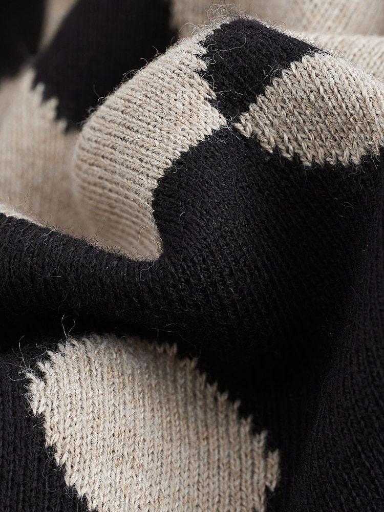 Schwarz und Neutral gepunktet - Langarm-Strickpullover mit Rundhalsausschnitt und Muster - Image 6 of 6