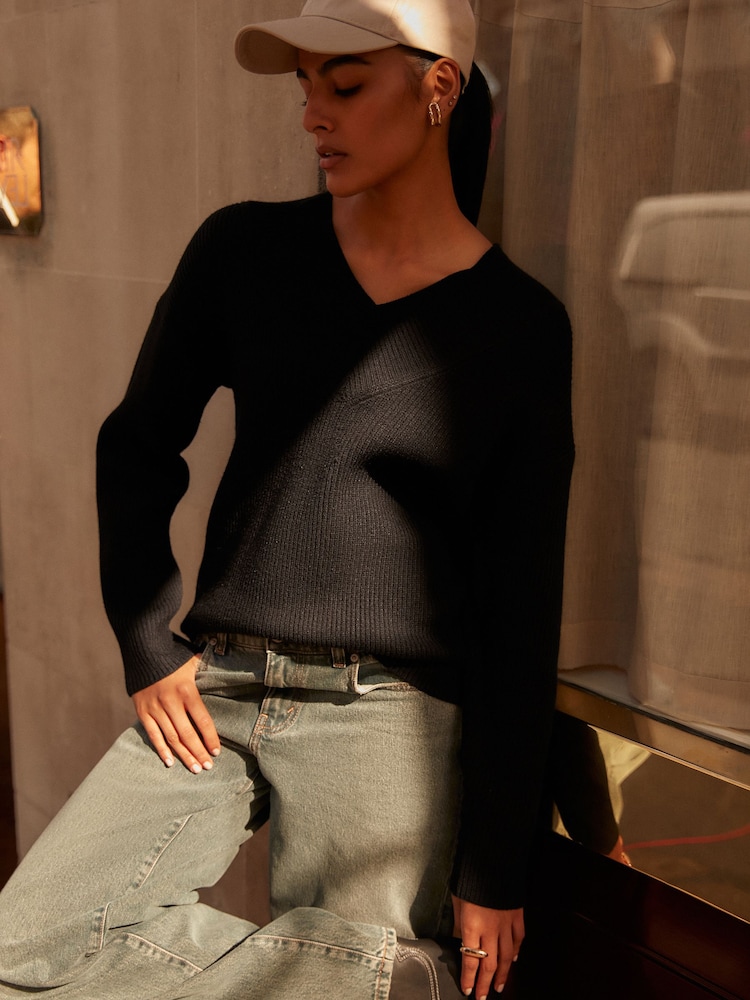 Black Relaxed Fit Ribbed V-Neck Knitted Jumper - Image 2 of 6