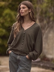 Kaki zelena - Premium 100% Merino volna gumb pletena jopa - Slika 2 iz 6