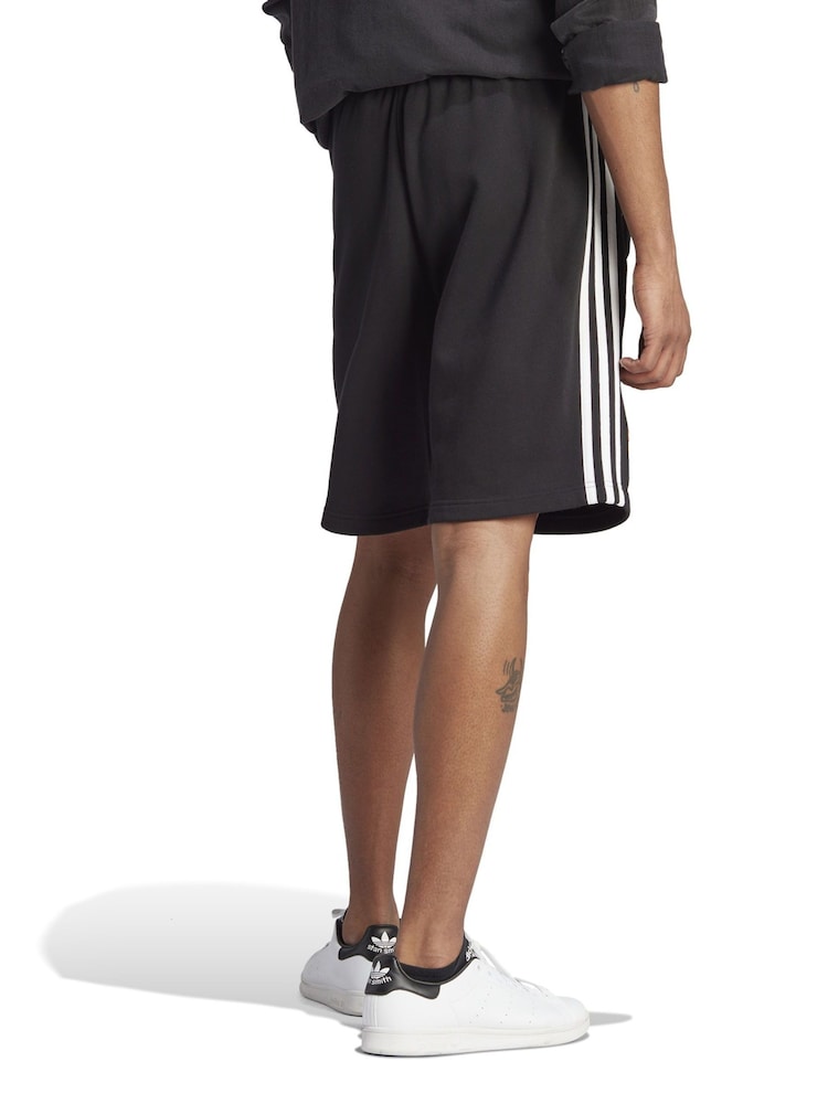 adidas Black 100% Cotton Manchester United x Originals Shorts - Image 2 of 5
