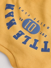 Amarillo ocre - Conjunto de sudadera y pantalones de chándal para bebé - Imagen 10 de 11