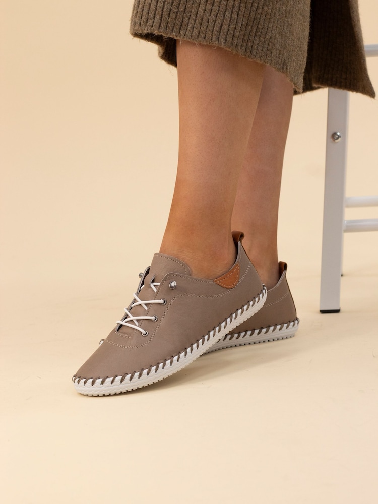 Taupe rjava - Lunar St. Ives Plimsoll, čevlji - Slika 1 iz 9 Taupe rjava - Lunar St. Ives Plimsoll, čevlji - Slika 1 iz 9
