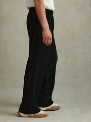 Reiss Black Malin Elasticated Plisse Trousers - Image 3 of 5