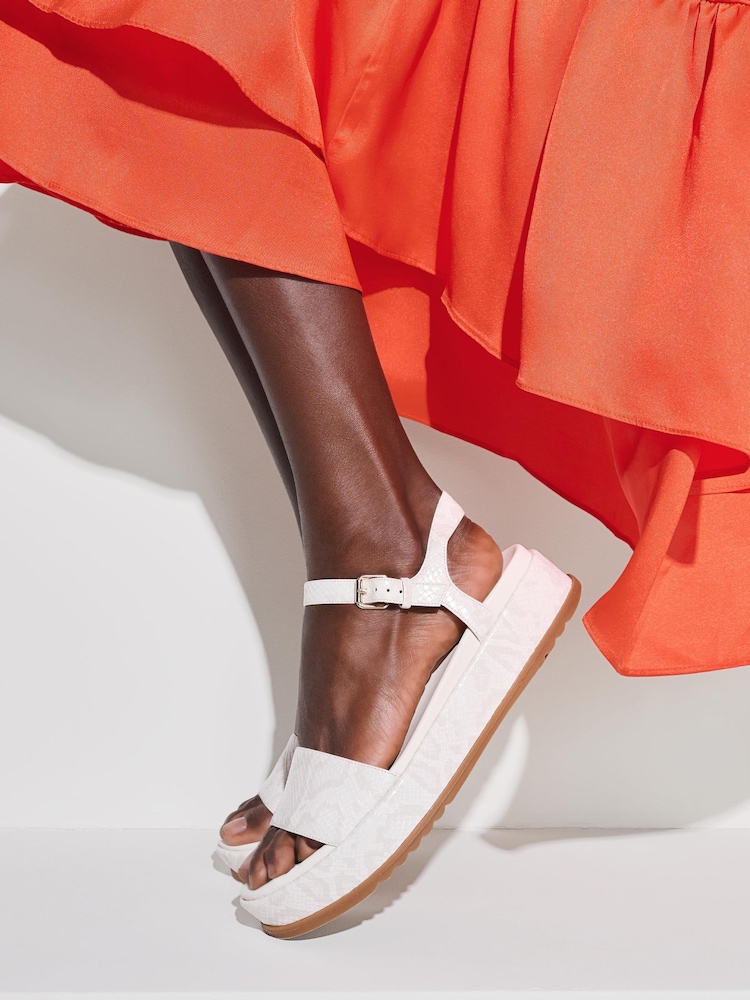 Creme - Naturalizer Zane Sandalen mit Plateausohle - Bild 1 von 8 Creme - Naturalizer Zane Sandalen mit Plateausohle - Bild 1 von 8