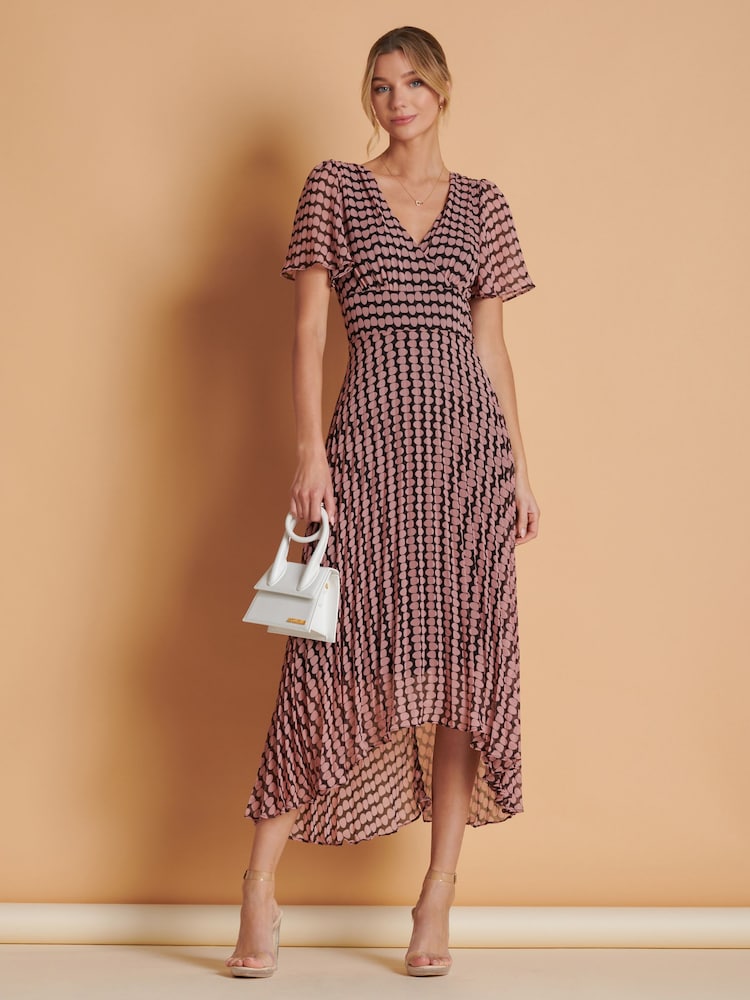Rosa mit Tupfen - Jolie Moi Plissiertes Maxikleid aus Chiffon mit Stufensaum - Bild 1 von 6 Rosa mit Tupfen - Jolie Moi Plissiertes Maxikleid aus Chiffon mit Stufensaum - Bild 1 von 6