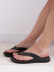 Totes Black Bounce Toe Post Mens Sandals - Image 5 of 5