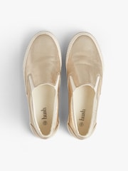zlata (barva); zlato - Športni copati Hush Gili Slip-on - Slika 3 iz 5