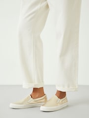 zlata (barva); zlato - Športni copati Hush Gili Slip-on - Slika 5 iz 5