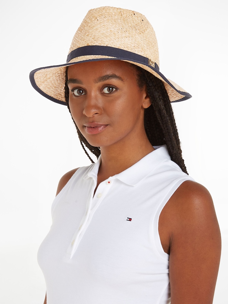 قبعة قش صيفية للشاطئ Fedora من Tommy Hilfiger - صورة 2 من 2 قبعة قش صيفية للشاطئ Fedora من Tommy Hilfiger - صورة 2 من 2