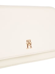 Tommy Hilfiger Umhängetasche mit elegantem Kettenriemen - Bild 4 von 4