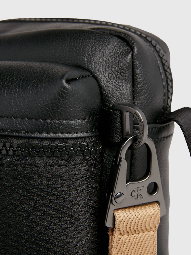 Calvin Klein Logo Messenger Bag - Image 4 of 5
