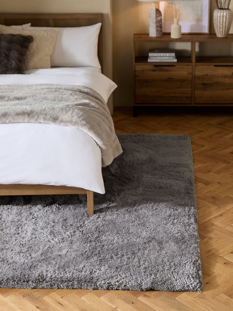 Charcoal Grey Collection Luxe Plush Rug - Image 1 of 5 Charcoal Grey Collection Luxe Plush Rug - Image 1 of 5