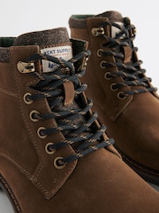 Hellbraun/Braun - Chukka-Stiefel mit Schnürung - Bild 5 von 7