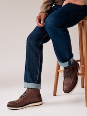 Braun - Sportliche Stiefel mit Ziernaht an der Zehenpartie und Reißverschluss - Bild 1 von 6
