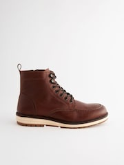 Braun - Sportliche Stiefel mit Ziernaht an der Zehenpartie und Reißverschluss - Bild 3 von 6