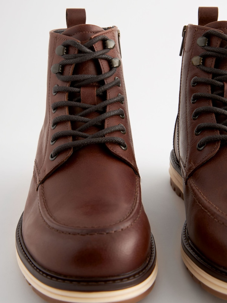Braun - Sportliche Stiefel mit Ziernaht an der Zehenpartie und Reißverschluss - Bild 6 von 6