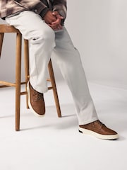 Braun - Flacher Sport-Boot - Bild 1 von 6