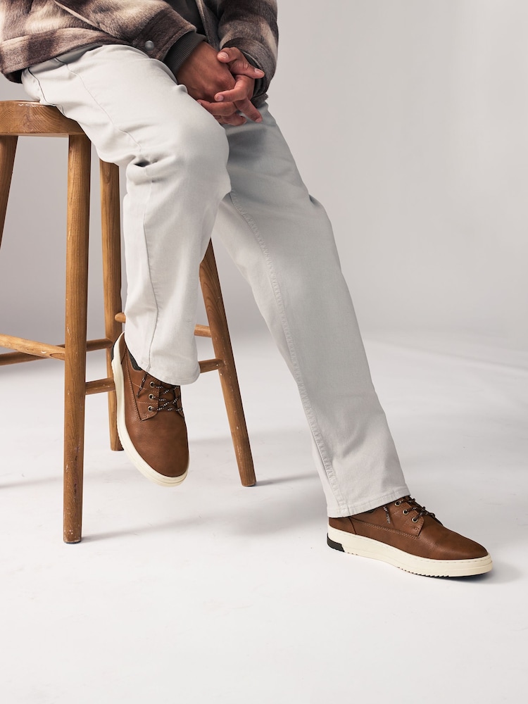 Braun - Flacher Sport-Boot - Bild 1 von 6