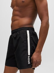 Negro - BOSS Swim Shorts With Logo And Stripe - Imagen 3 de 4