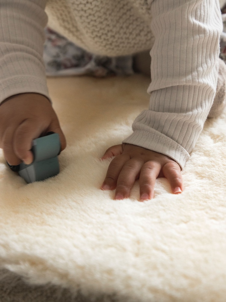 Naturally Sheepskins Natural Baby Sheepskin Rug - Image 2 of 5