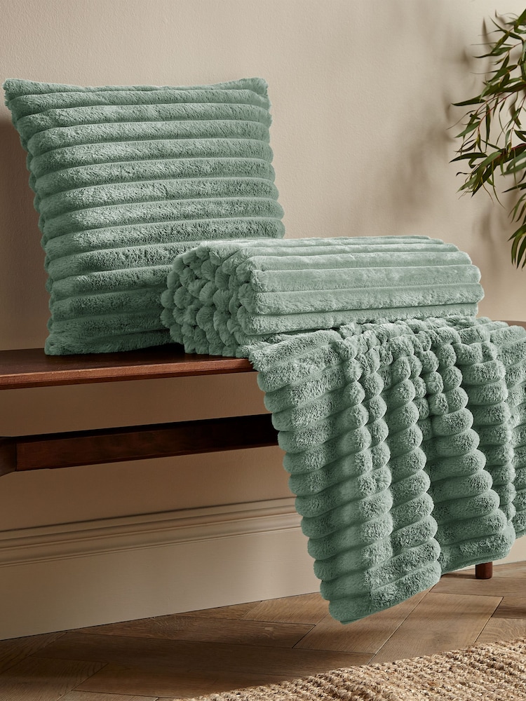 Catherine Lansfield Green Soft and Cosy Ribbed Faux Fur Throw - Image 3 of 3