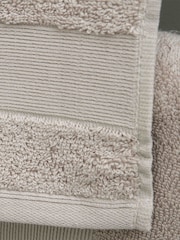 Catherine Lansfield Set of 2 Natural Anti-Bacterial 100% Cotton Towels - Image 3 of 4