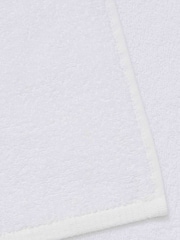 Catherine Lansfield Set of 2 White 100% Cotton Anti Bacterial Bath Sheet Towels - Image 2 of 3