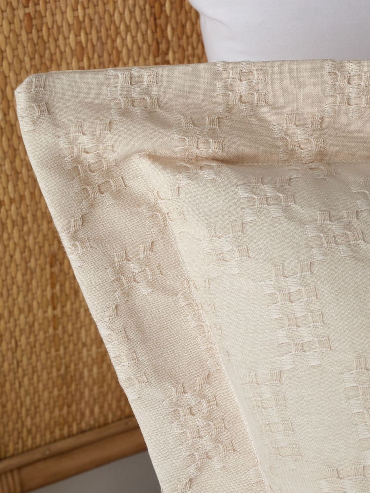 Bianca Set of 2 Natural Waffle 100% Cotton Circle Oxford Pillowcases - Image 3 of 3