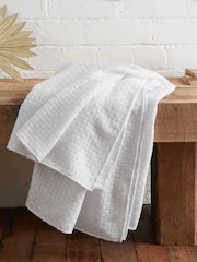 Pineapple Elephant White 100% Cotton Lina Waffle Geo Throw - Image 1 of 4