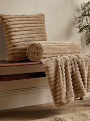 Catherine Lansfield Soft and Cosy Ribbed Faux Fur Throw - Image 3 of 4