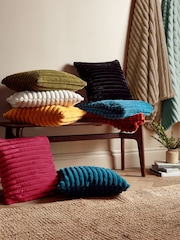 Catherine Lansfield Soft and Cosy Ribbed Faux Fur Throw - Image 4 of 4