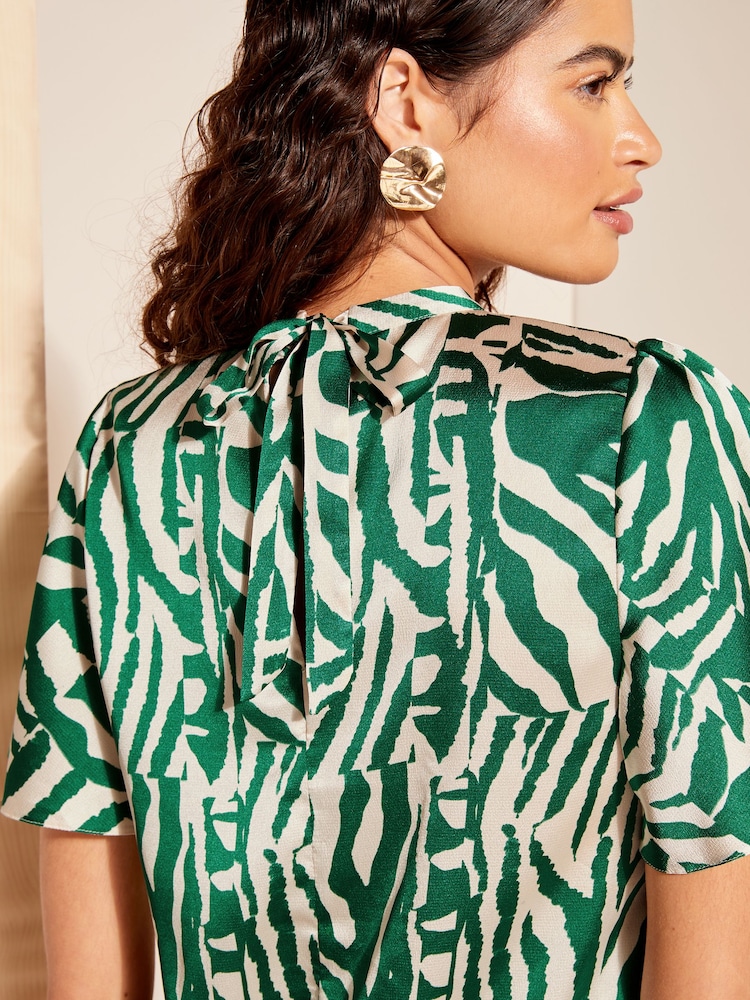 Friends Like These Green Printed Flutter Sleeve Keyhole Blouse - Image 2 of 4
