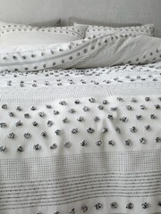 Pineapple Elephant White Aisha Tufted Spot Duvet Cover Set - Image 4 of 4