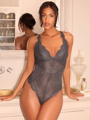 Gris - Body con escote pronunciado de encaje de Lipsy - Imagen 1 de 4