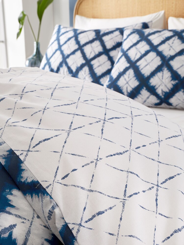 Catherine Lansfield Navy Blue Shibori Tie Dye Reversible Duvet Cover Set - Image 4 of 4