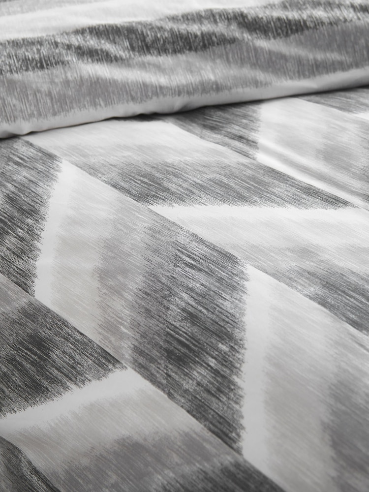 Catherine Lansfield Charcoal Grey Kamari Stripe Reversible Duvet Cover Set - Image 4 of 4